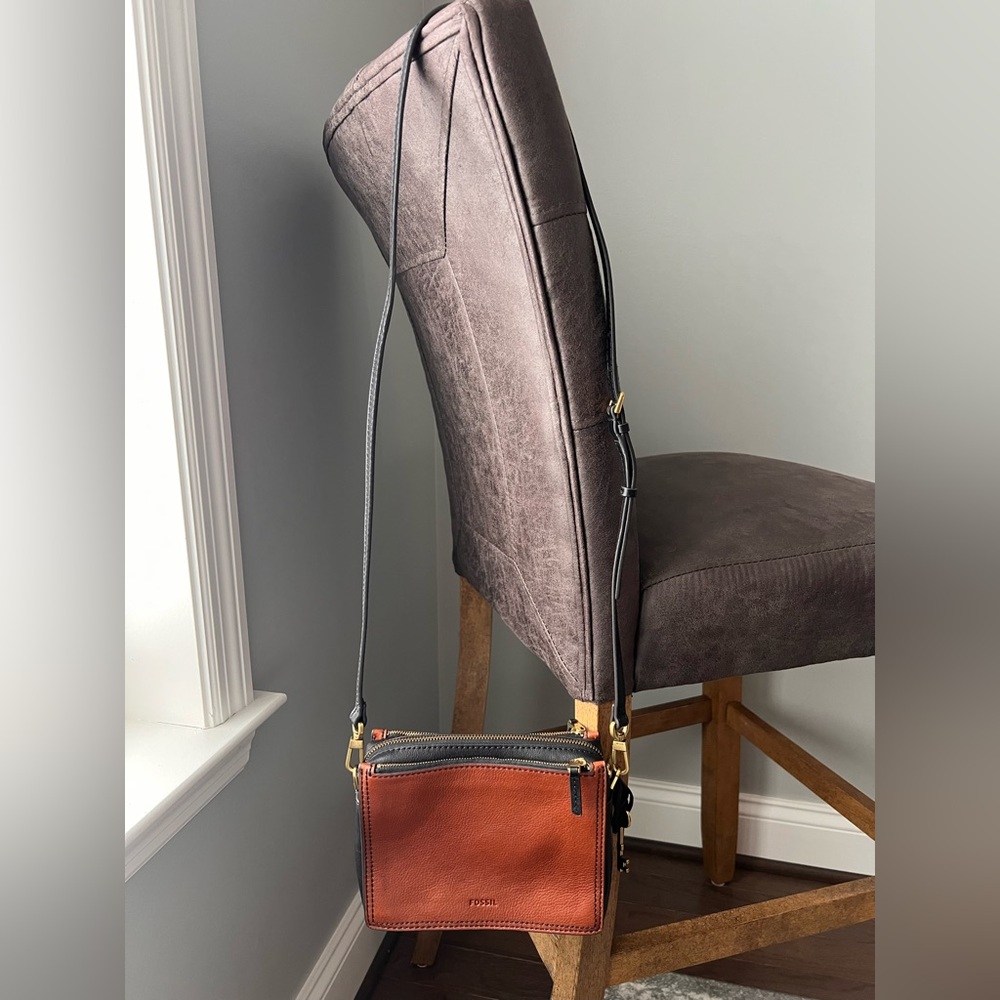 Fossil Campbell Leather Crossbody Bag - Picture 1 of 11